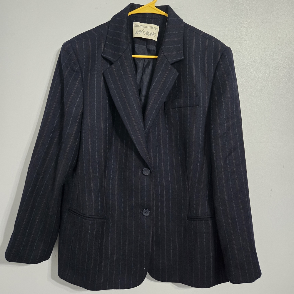 #10. Fifth Avenue Collection Women's Navy Blue Pinstripe Blazer Size‎ 16